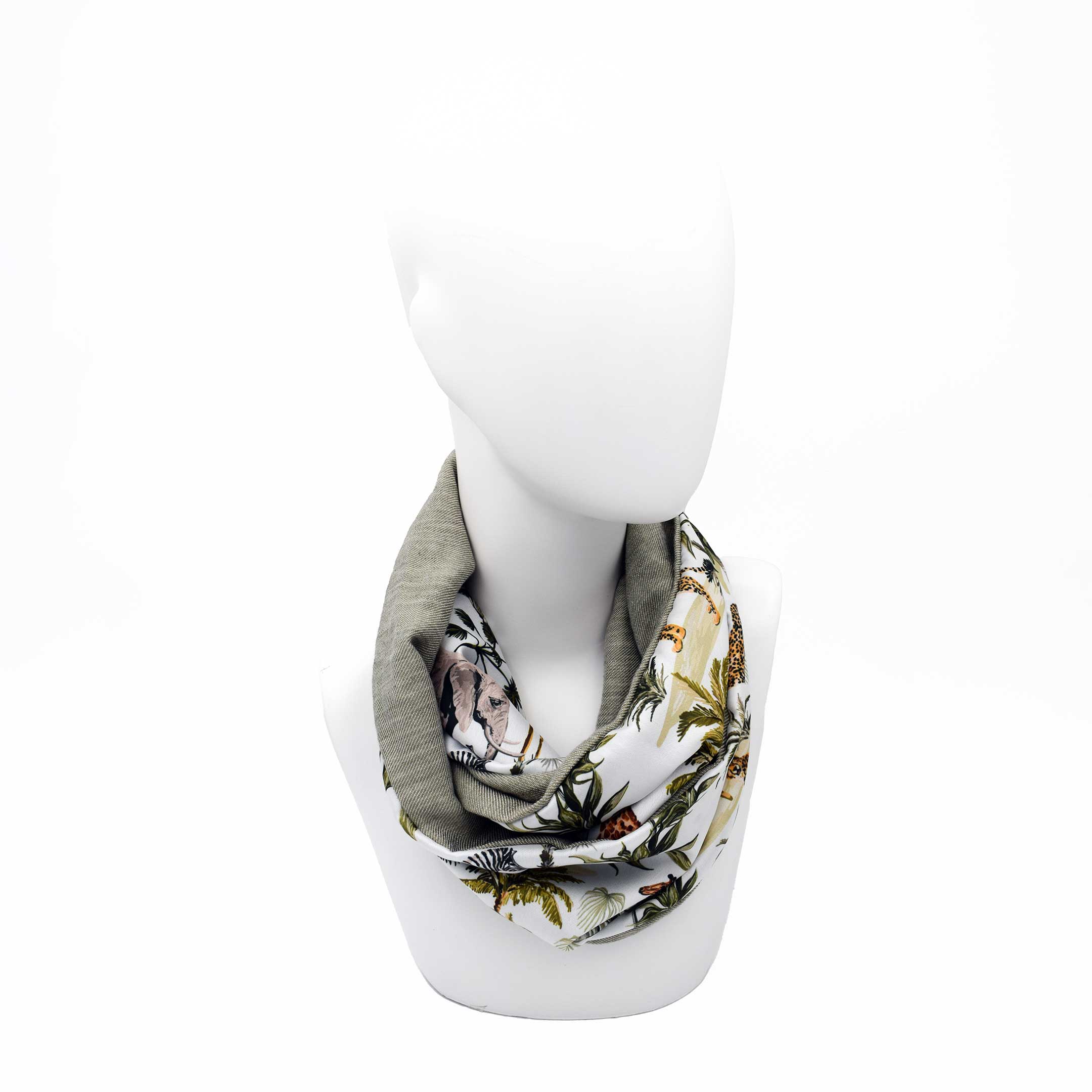 MEEKA OLIVE: Ανάλαφρο Infinity φουλάρι σατεν, λινό, με palm trees, zebra, giraffe και elephant pattern
