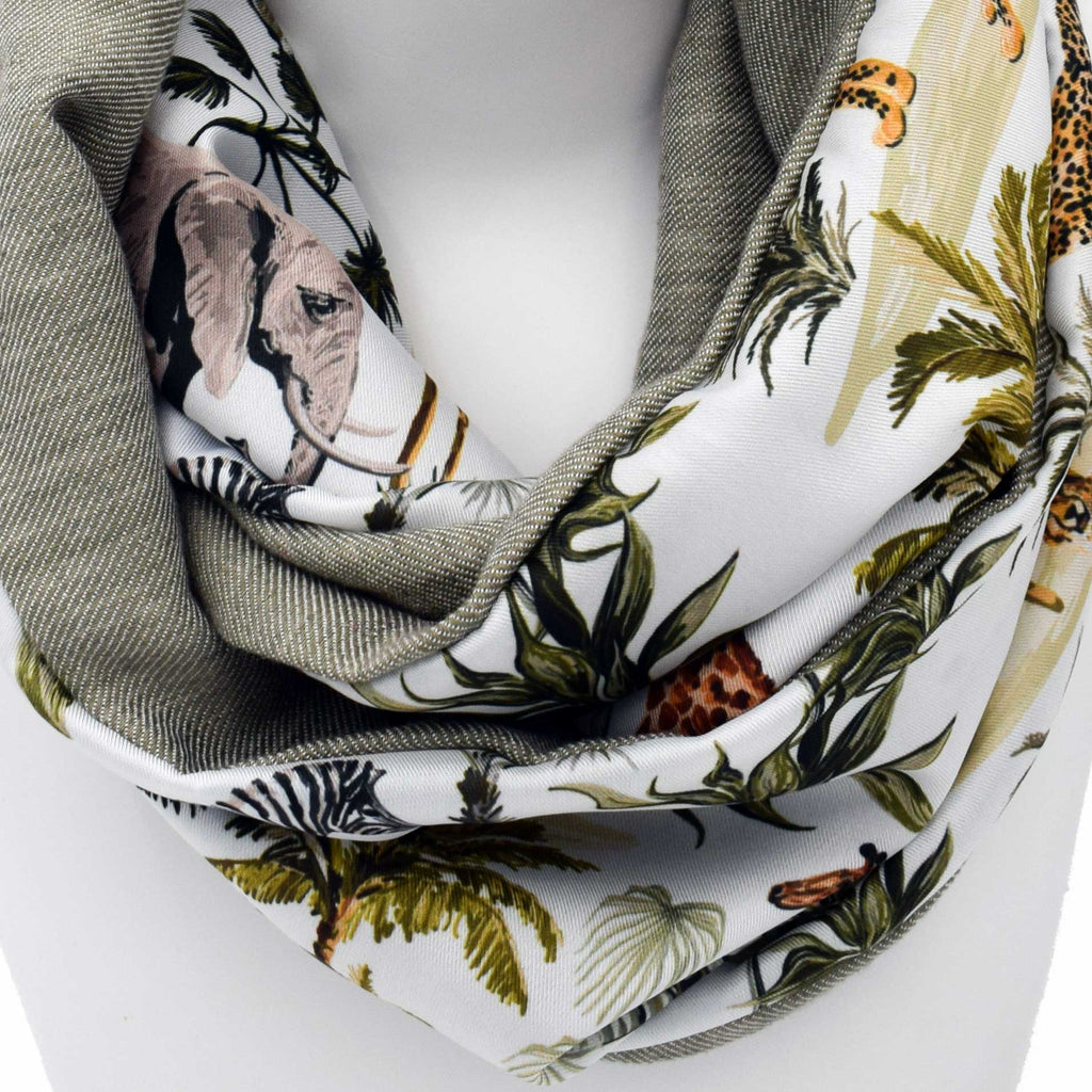 MEEKA OLIVE: Ανάλαφρο Infinity φουλάρι σατεν, λινό, με palm trees, zebra, giraffe και elephant pattern
