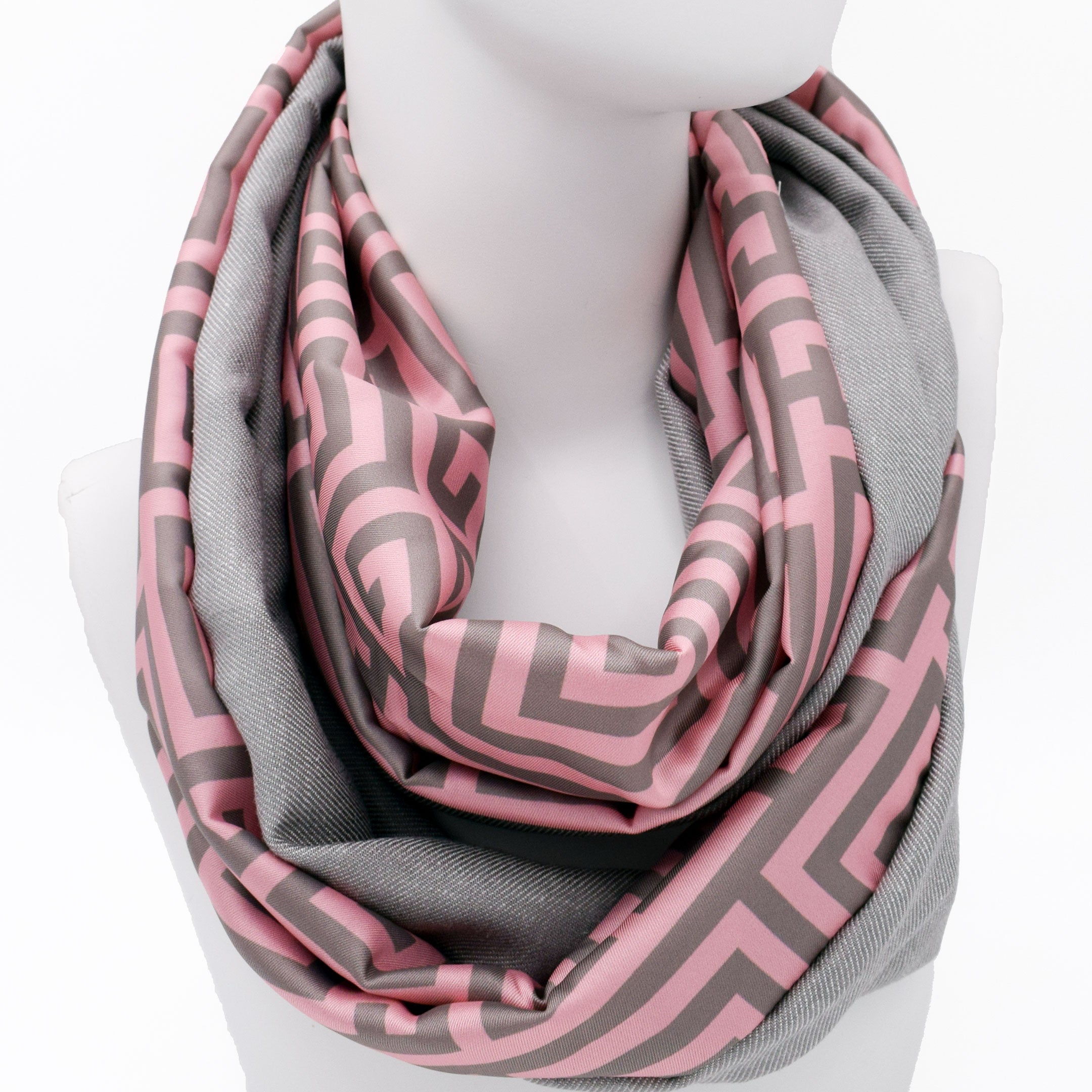 SAFFRON ROSE GREY: Ανάλαφρο Infinity φουλάρι σατεν, βισκοζ, με pattern Greek key