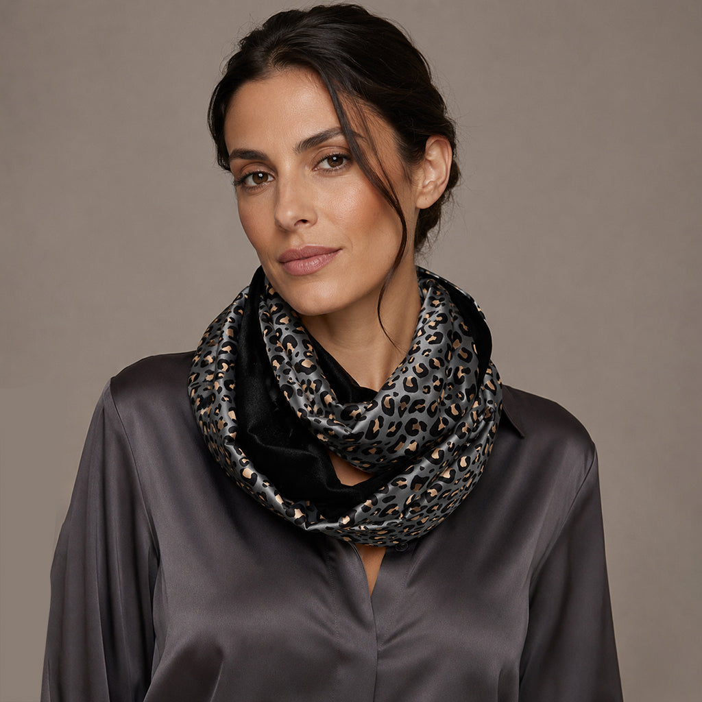Animal print σε ανθρακί και μπεζ του Infinity φουλαριού RAHEL GREY