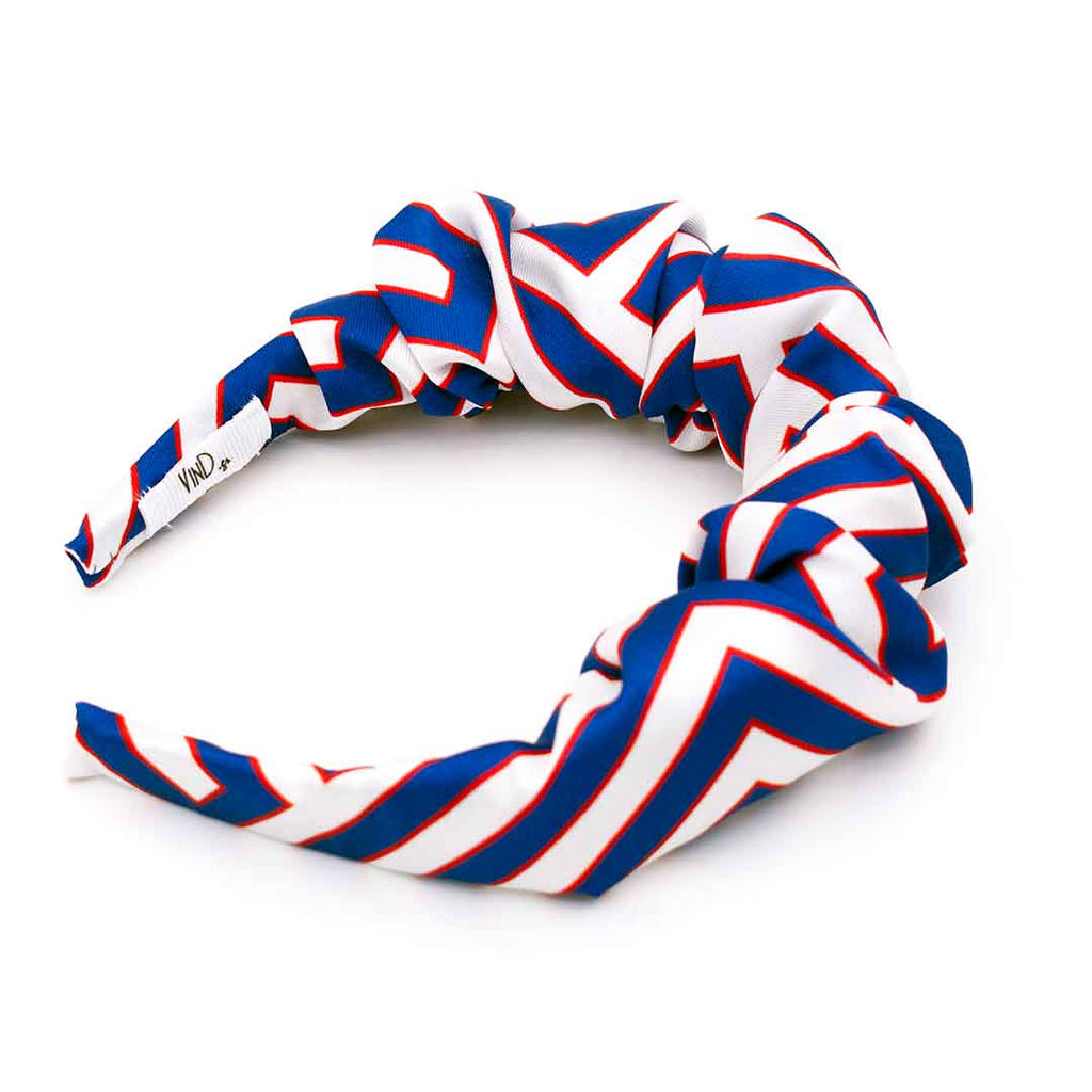 CORA COBALT: Χειροποίητη στέκα, σατεν, με maze pattern σε white-royal.