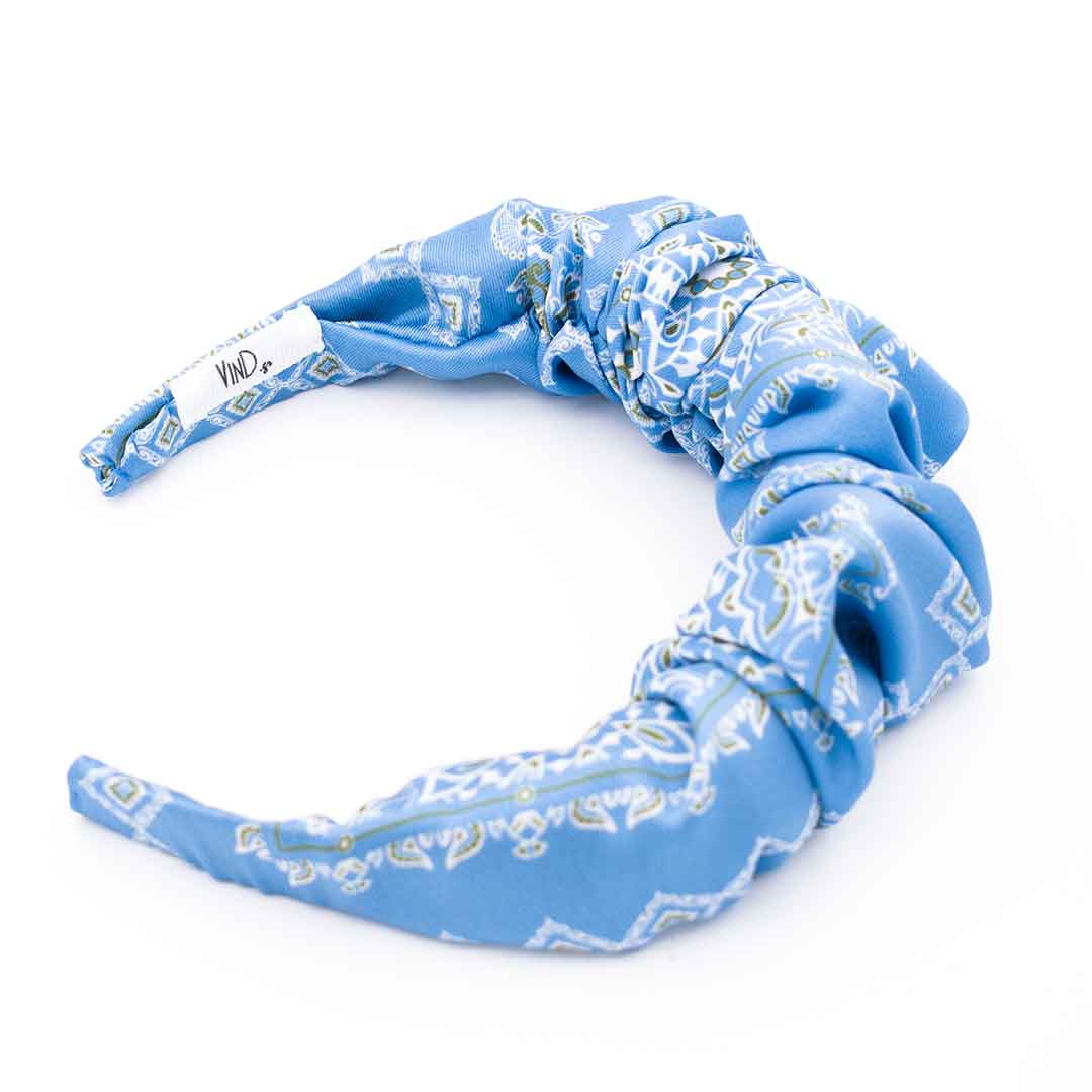 HERMINE SKY BLUE: Χειροποίητη στέκα, σατεν, με arabesque lines pattern