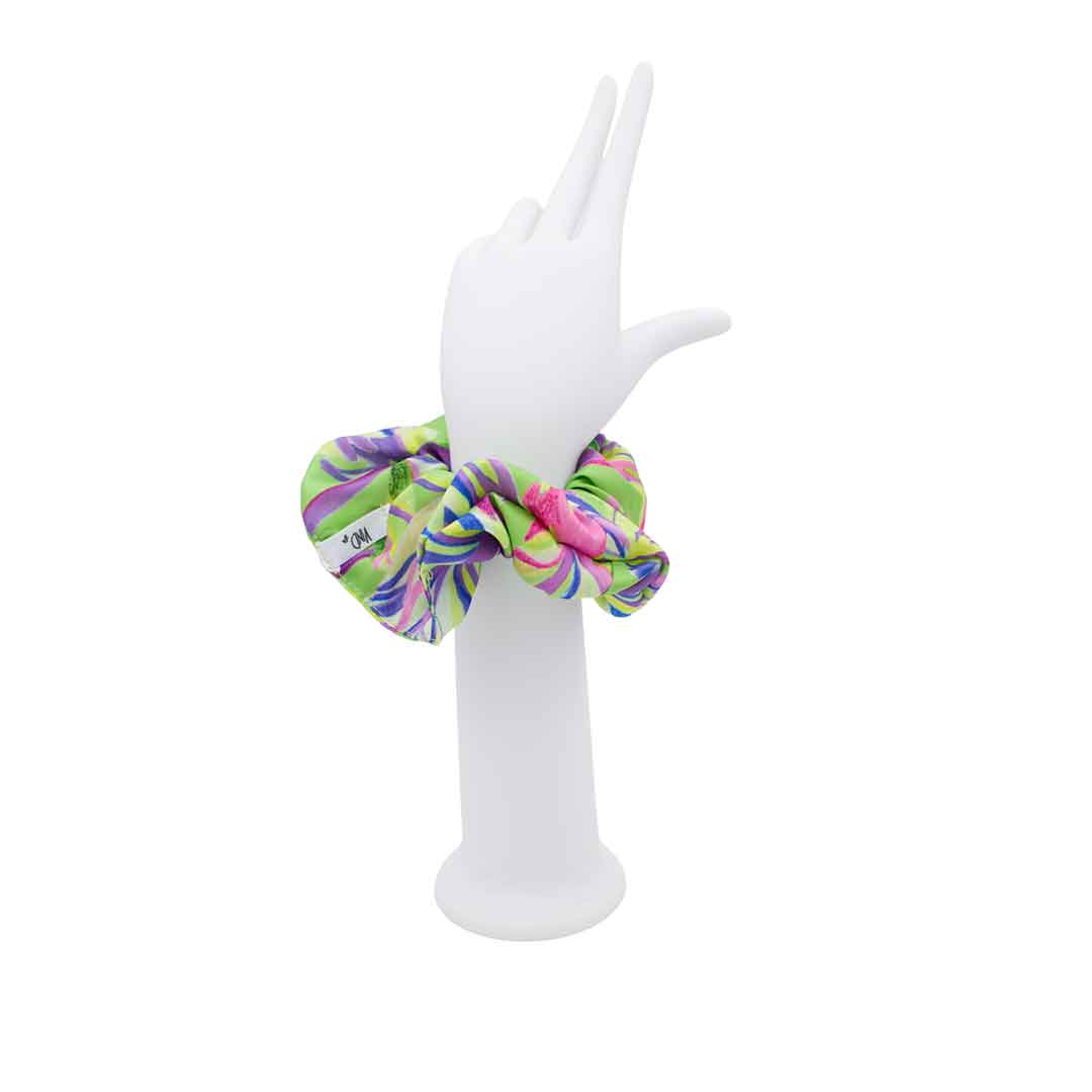 BERENICE KIWI: Εμπριμέ λαστιχάκι μαλλιών scrunchie, σατεν