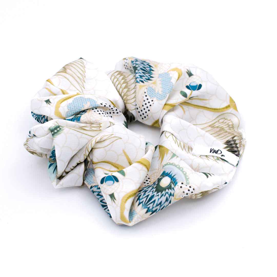 DESNA: Εμπριμέ λαστιχάκι μαλλιών scrunchie, σατεν