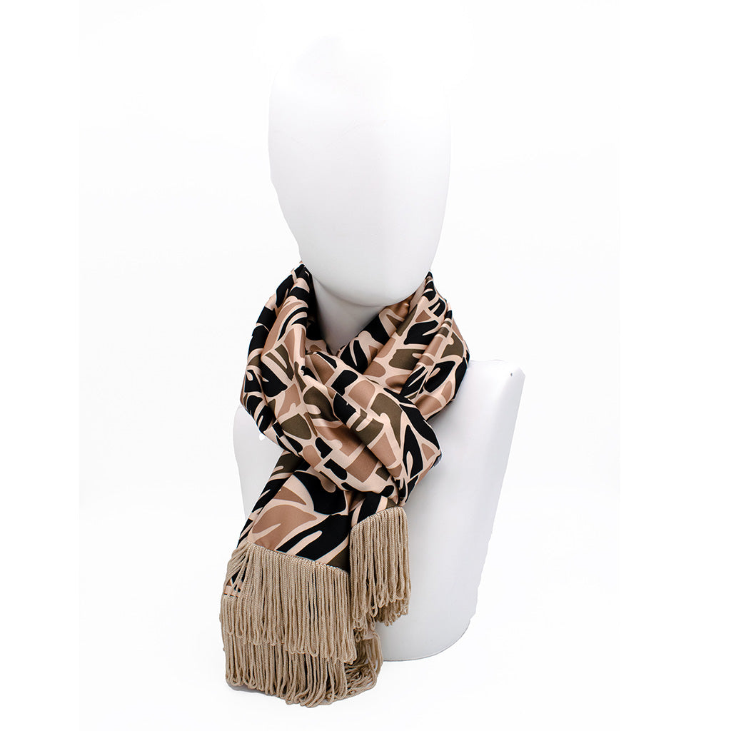 FLORENCE εσάρπα 140x30 cm σε beige και mocha αποχρώσεις φορεμένη σαν κασκόλ