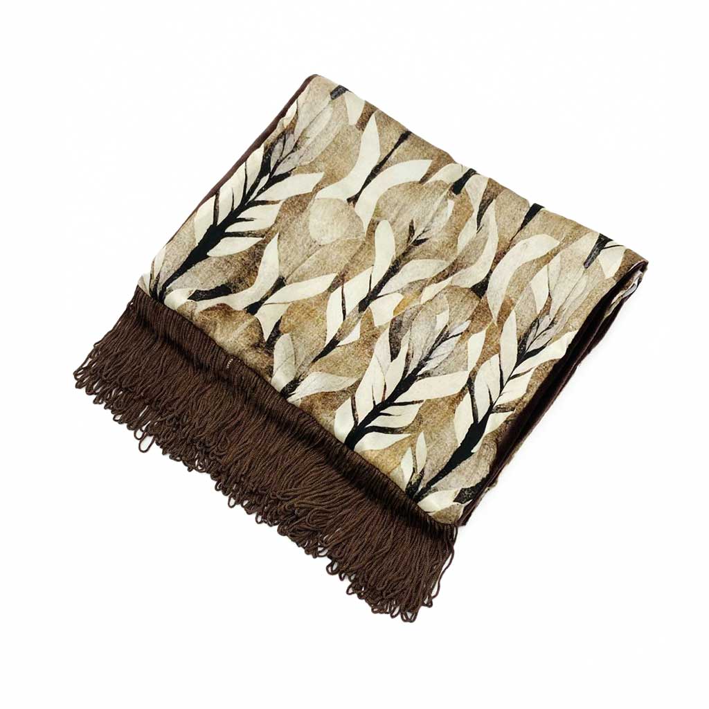 TIBERIA εσάρπα 140x30 cm σε καφέ και mocha αποχρώσεις φορεμένη σαν κασκόλ