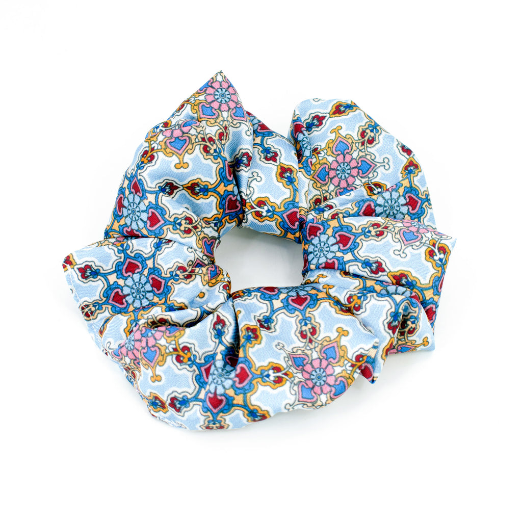 GILBERTE: Εμπριμέ λαστιχάκι μαλλιών scrunchie, σατεν