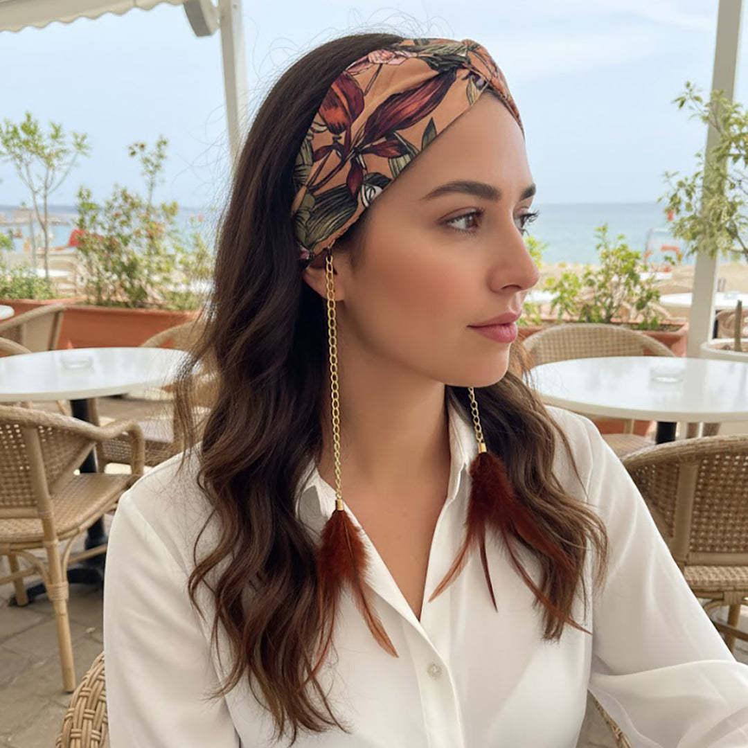 ROSETTE: Χειροποίητη στέκα, σατεν, αλυσίδα χρυσή, φτερά