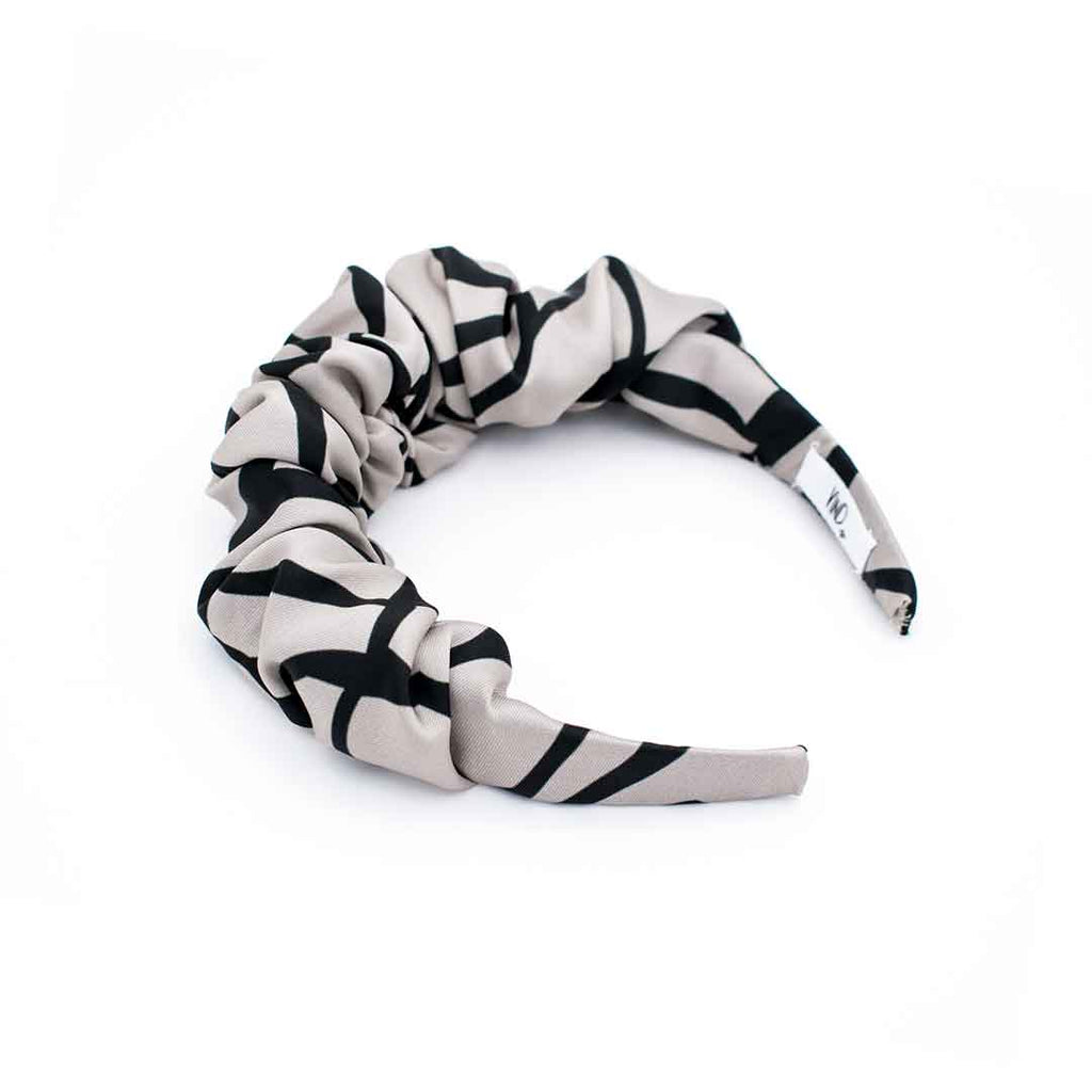 NERINA GREY grey black giraffe satin στέκα μαλλιών – VinD.gr