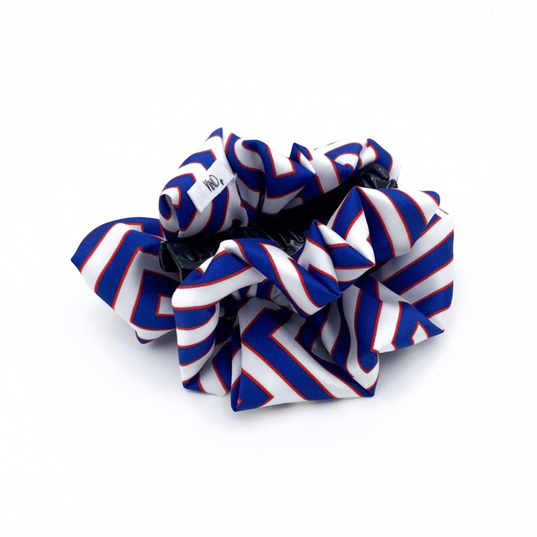 CORA COBALT: Klammer μαλλιών,  με σατέν στολισμα,ω με maze pattern σε white-royal