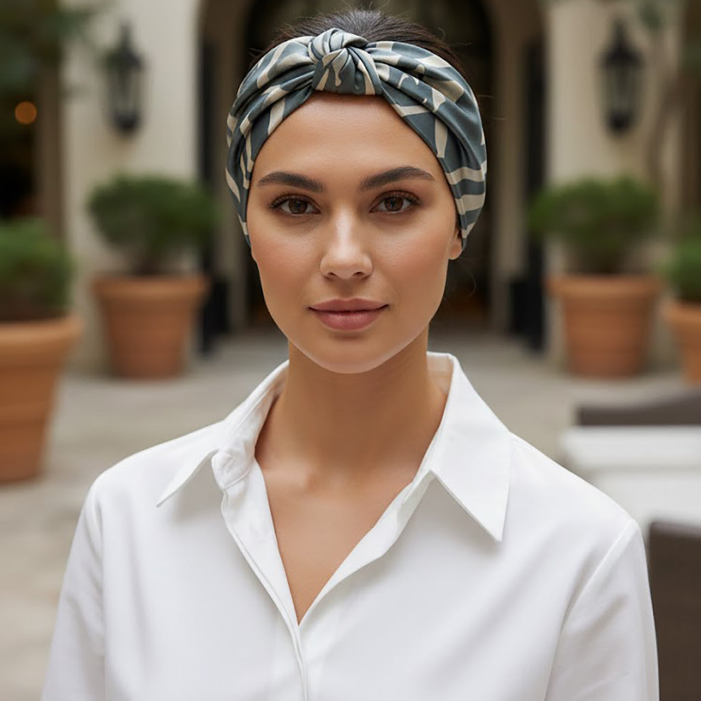 LIVIA GREY LATTE: Bandana κορδέλα μαλλιών, με geometric lines pattern