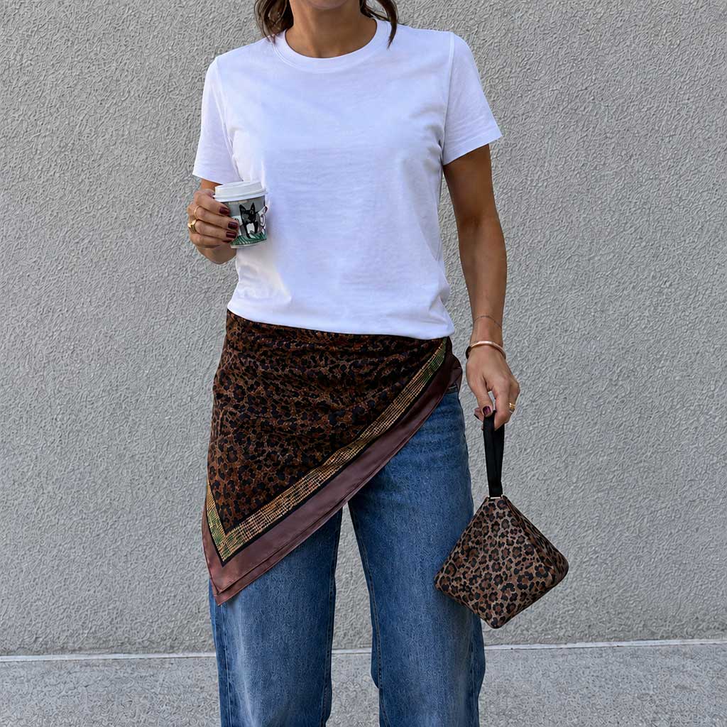 SAVERIA σατέν μαντήλι 70×70 cm με leopard animal print