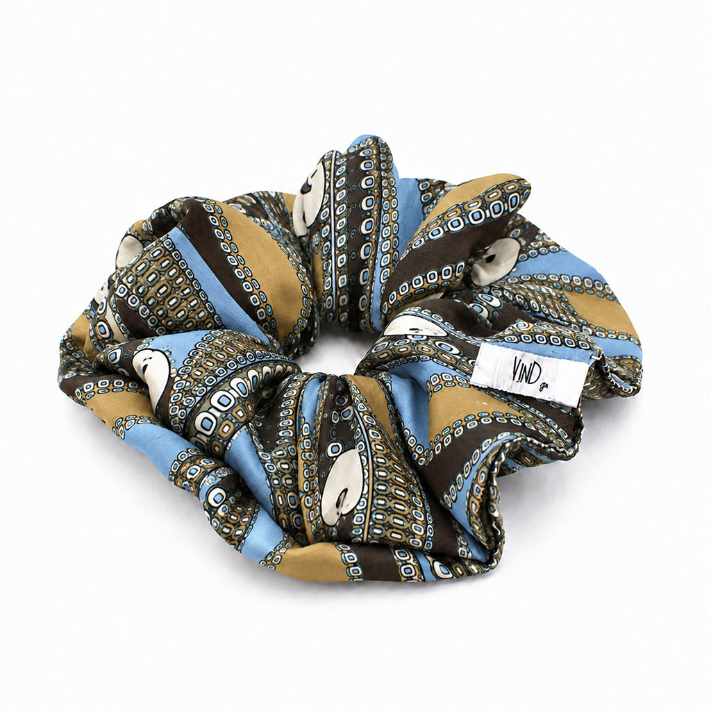 CHEVAL caramel light blue horses satin scrunchie – VinD.gr