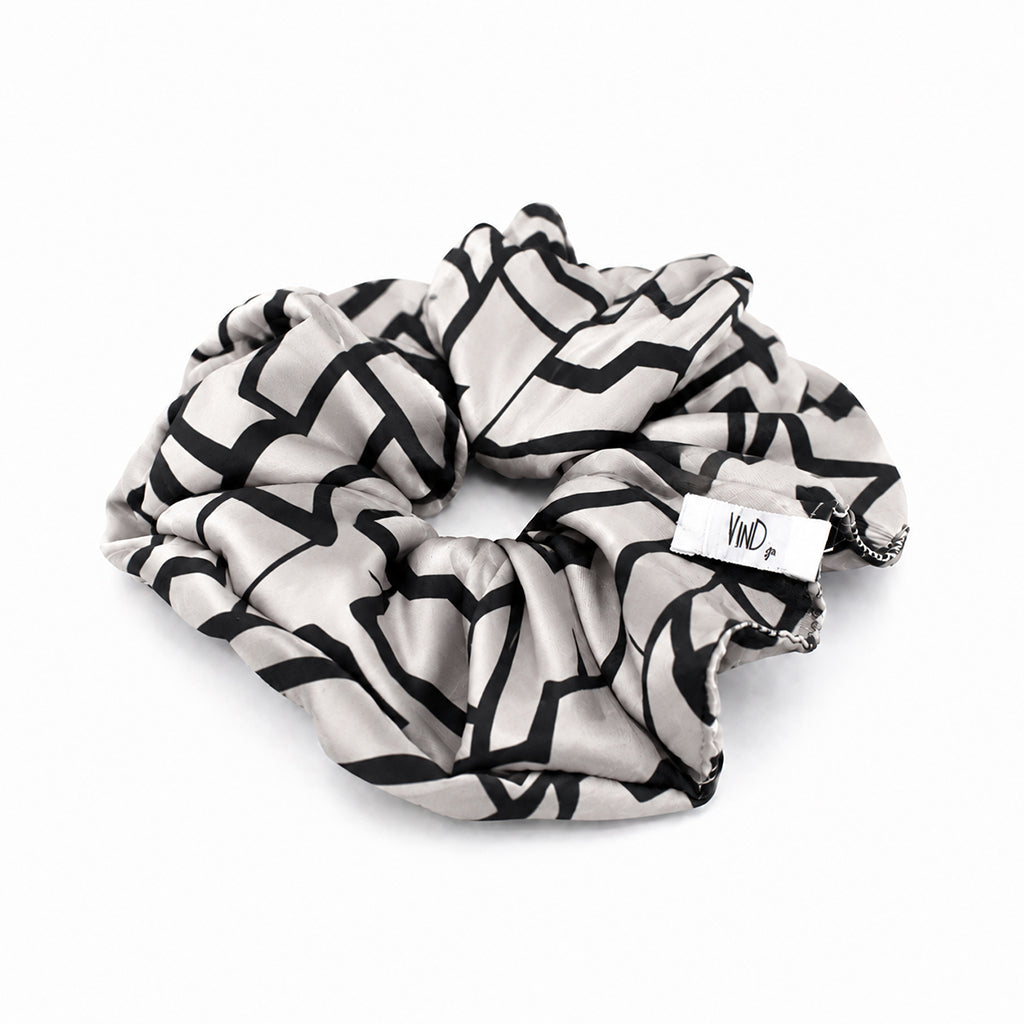 NERINA GREY grey black giraffe satin scrunchie – VinD.gr