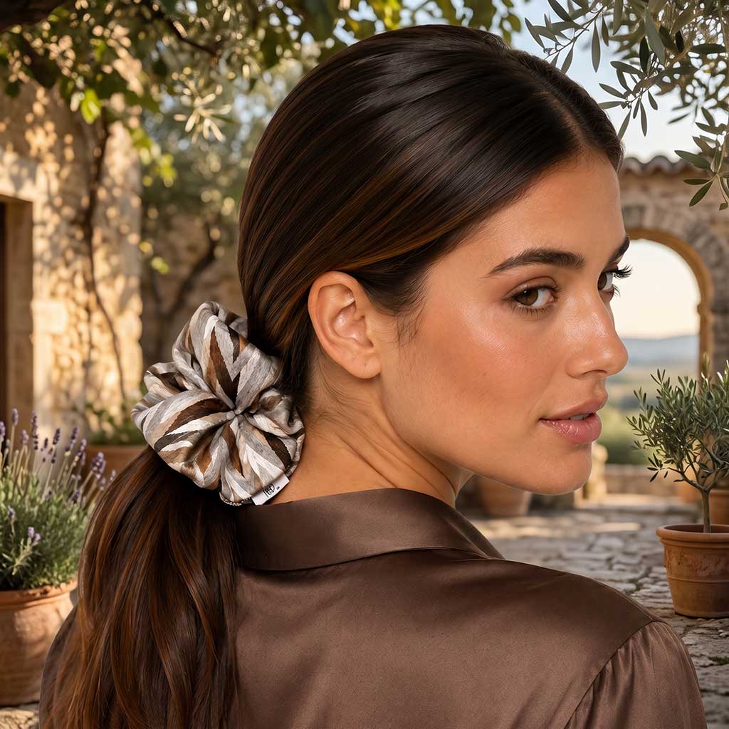 RIHAB grey coffee brown abstract satin scrunchie – VinD.gr