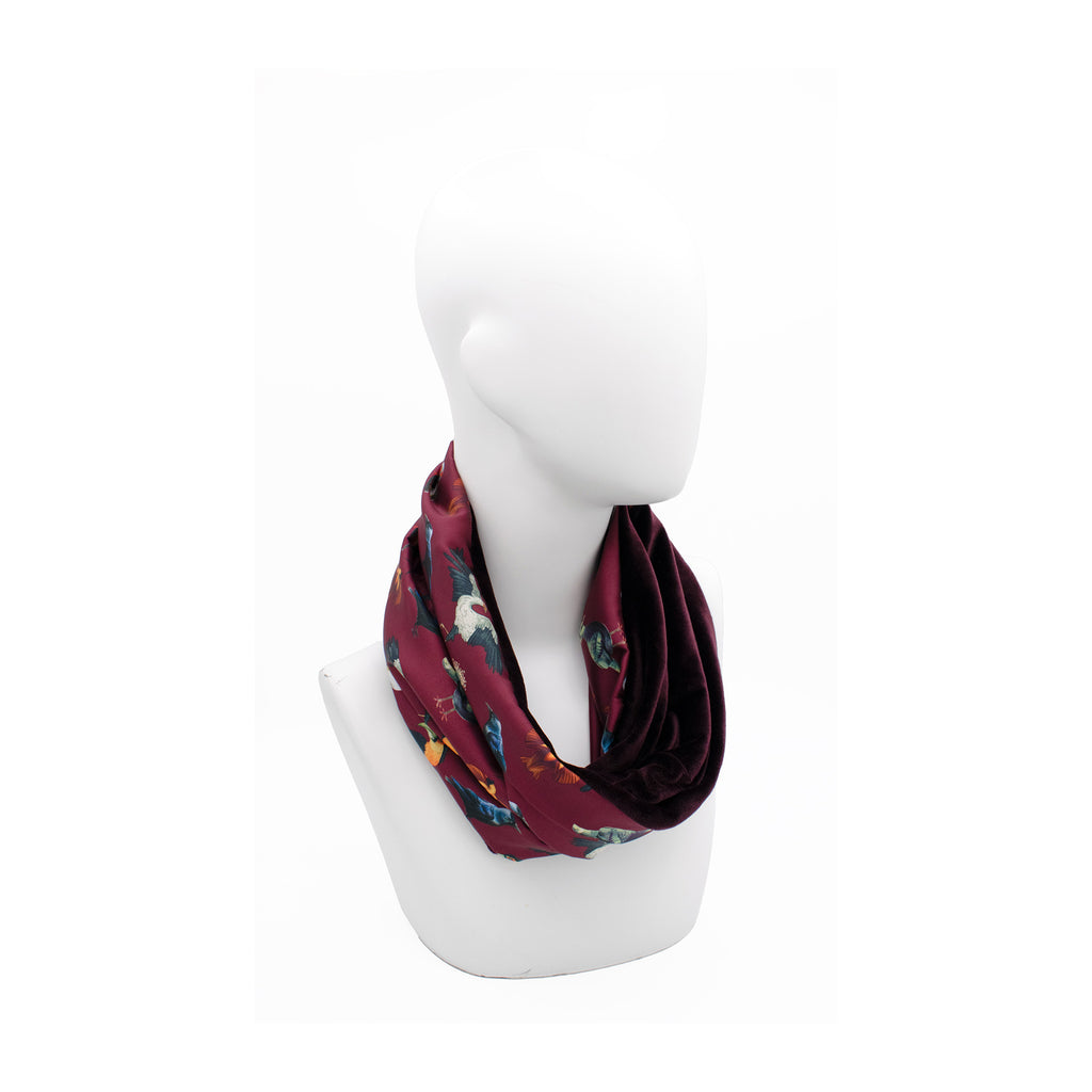 ELVIRE berry Snood φουλάρι από σατέν με μοτίβο πουλιών
