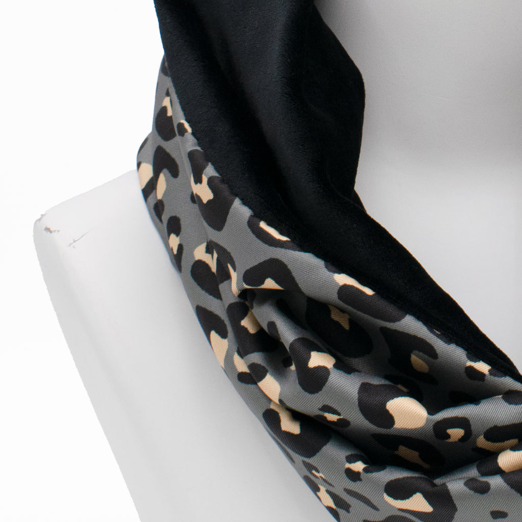 Κοντό σατέν Snood φουλάρι RAHEL GREY κλειστού κύκλου