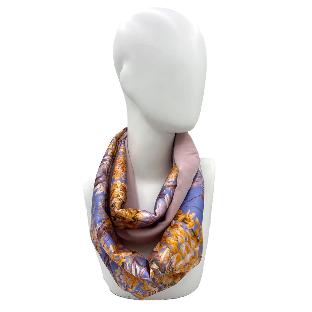 LILIAN POWDER: Ανάλαφρο Infinity φουλάρι σατεν, βισκοζ, με spring floral pattern