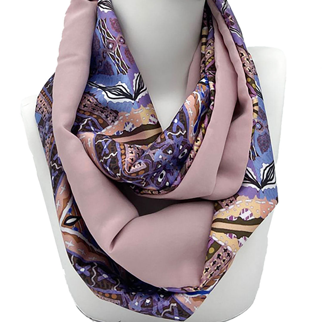 NEYTIRI POWDER: Ανάλαφρο Infinity φουλάρι σατεν, βισκοζ, με argyle damask pattern